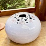 Vase pique fleurs en céramique vernissée