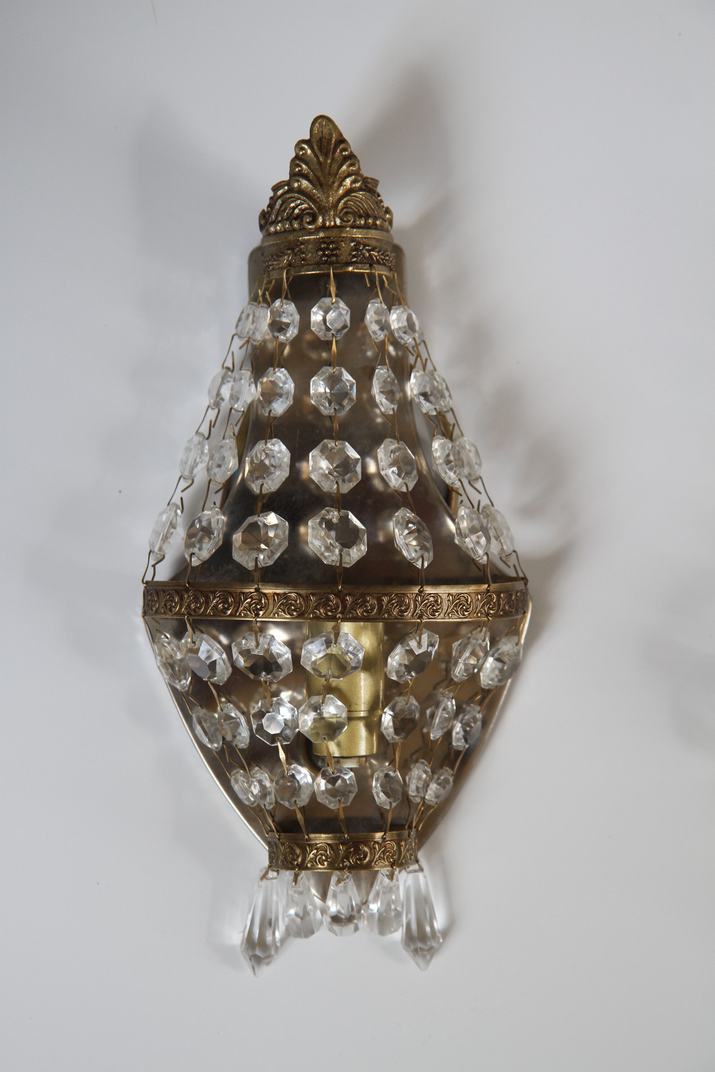 Wall lamps to stamps