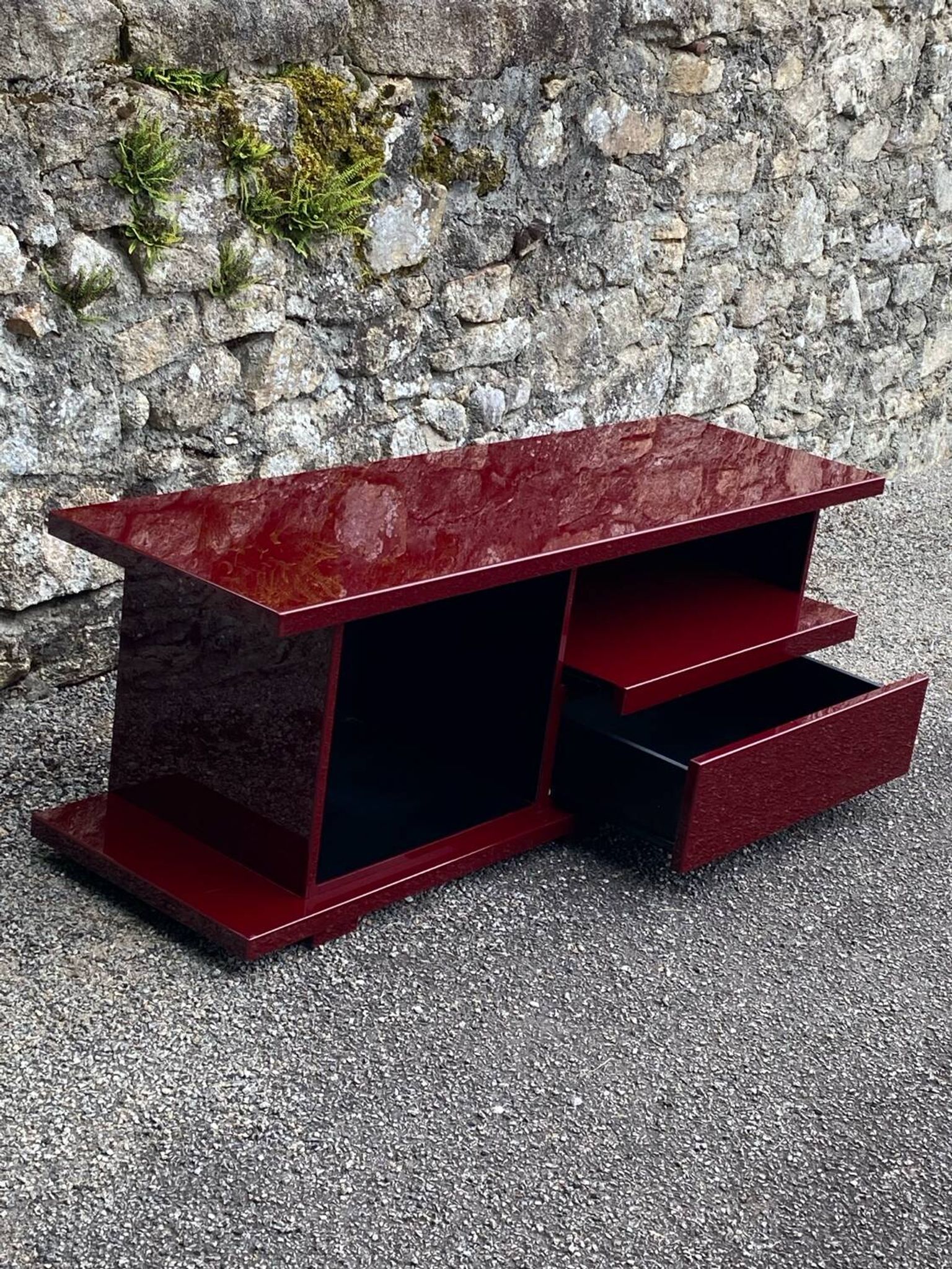Rectangular plexiglass tv unit, burgundy, wine colour, david lange wine