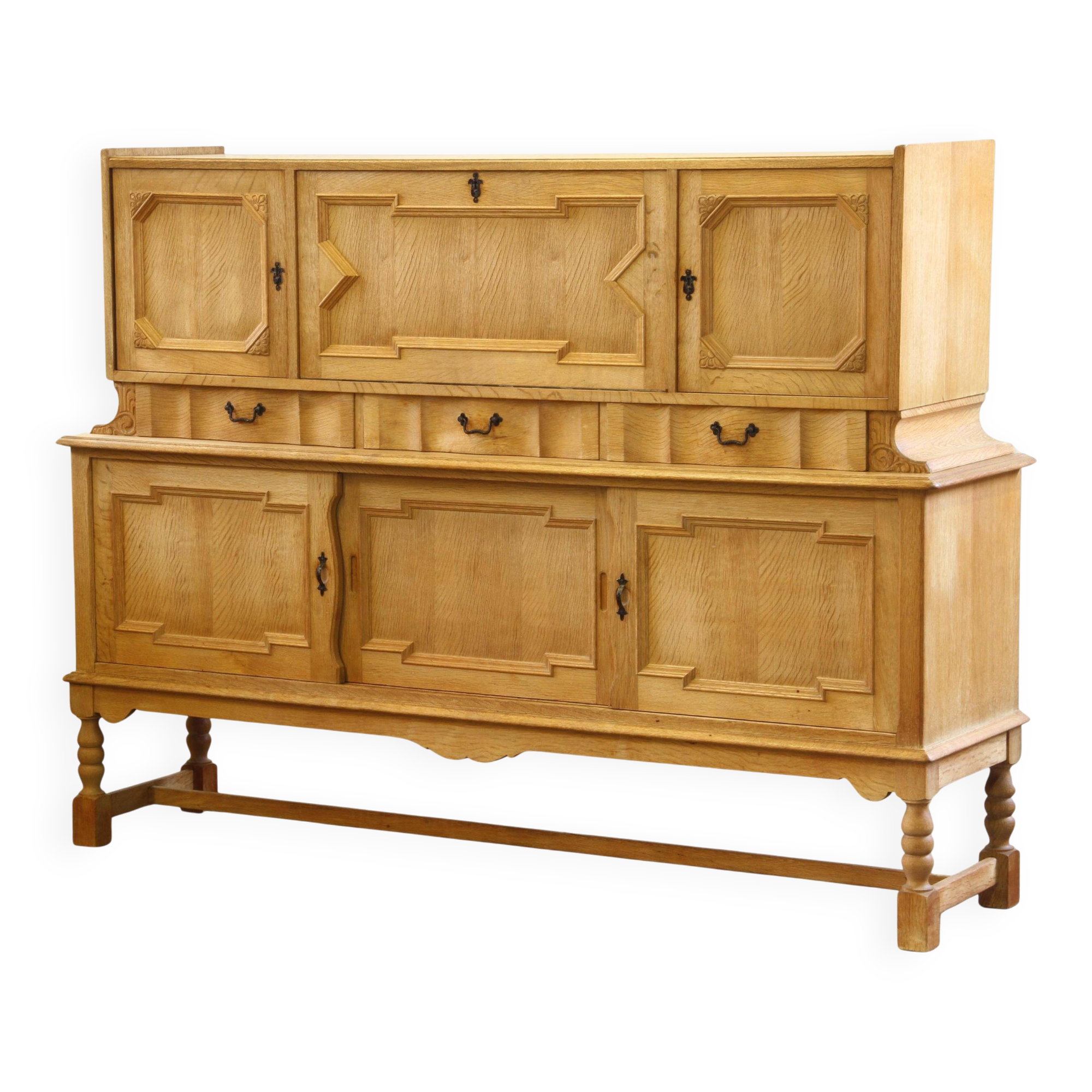 Vintage 1960s oak cabinet - cupboard style of Danish design Henning Kjærnulf