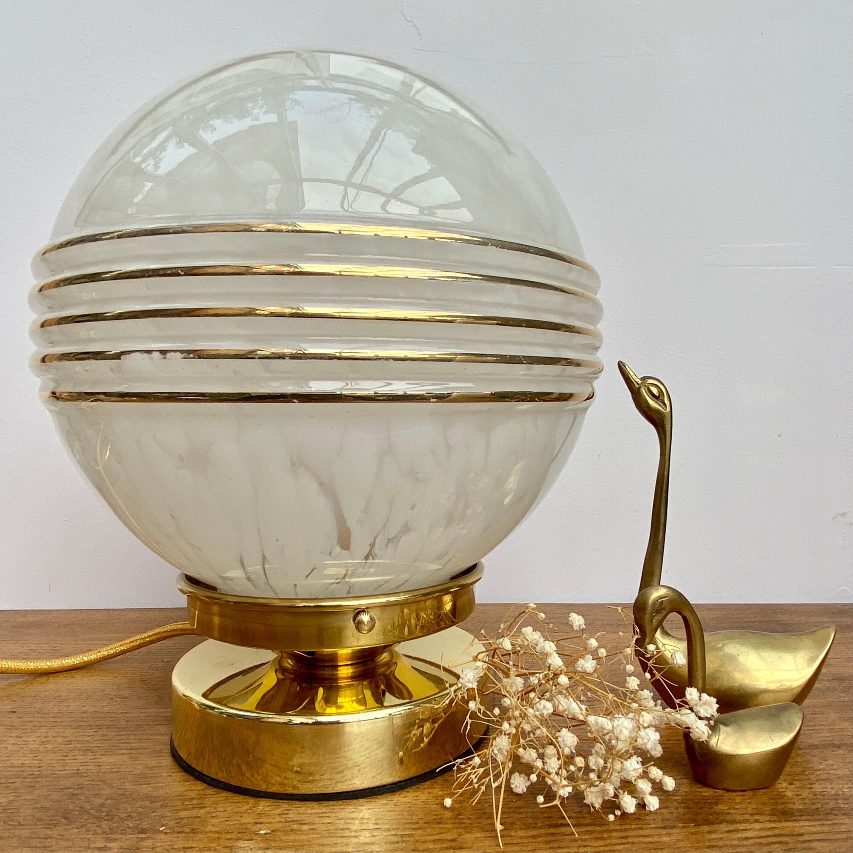 Vintage globe-laying lamp in white Clichy glass gold stripes.