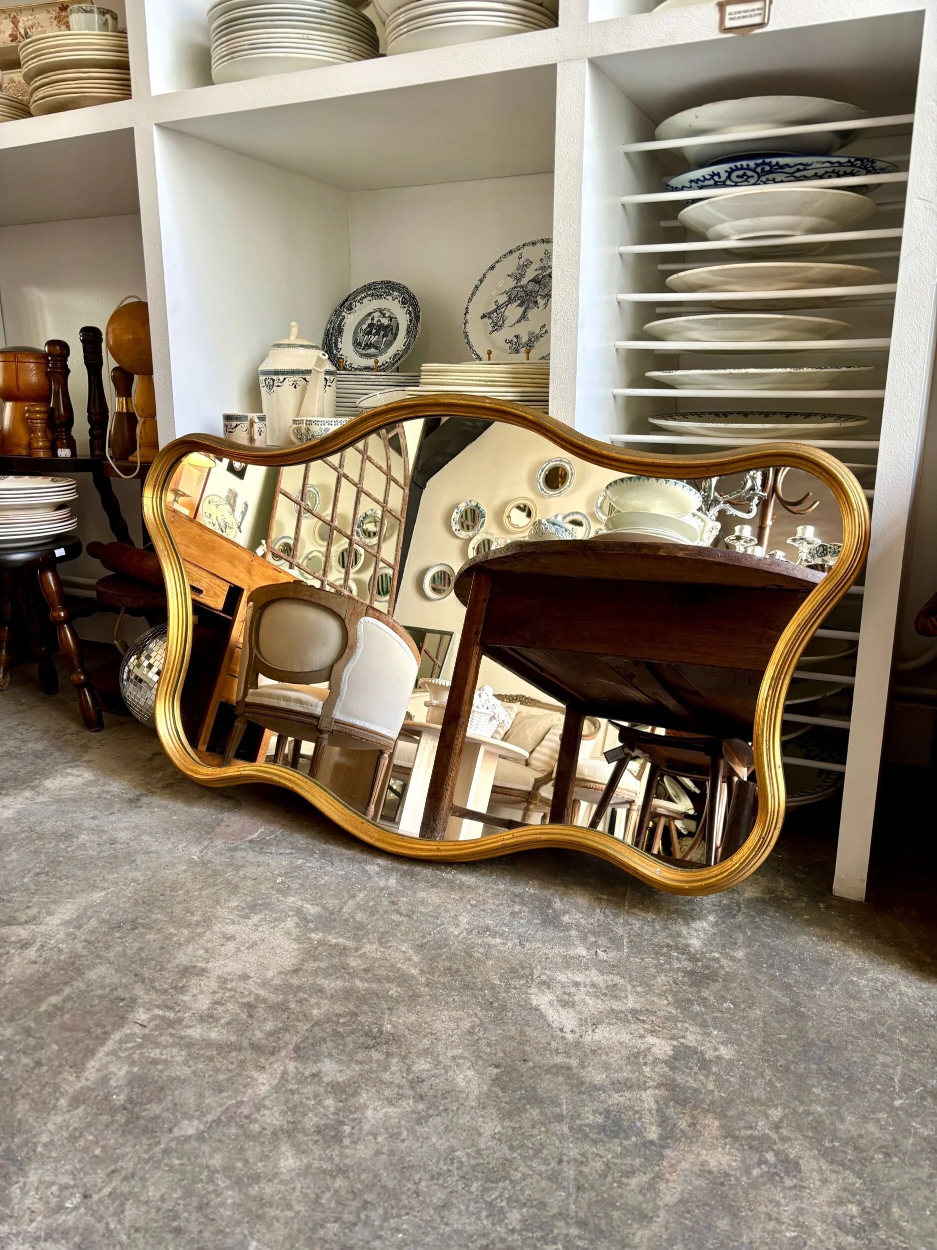 Gold free-form mirror, 102 x 60 cm