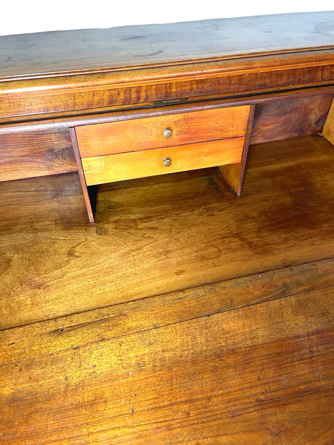 Antique Italian secrétaire in solid walnut, 1920s/1930s.