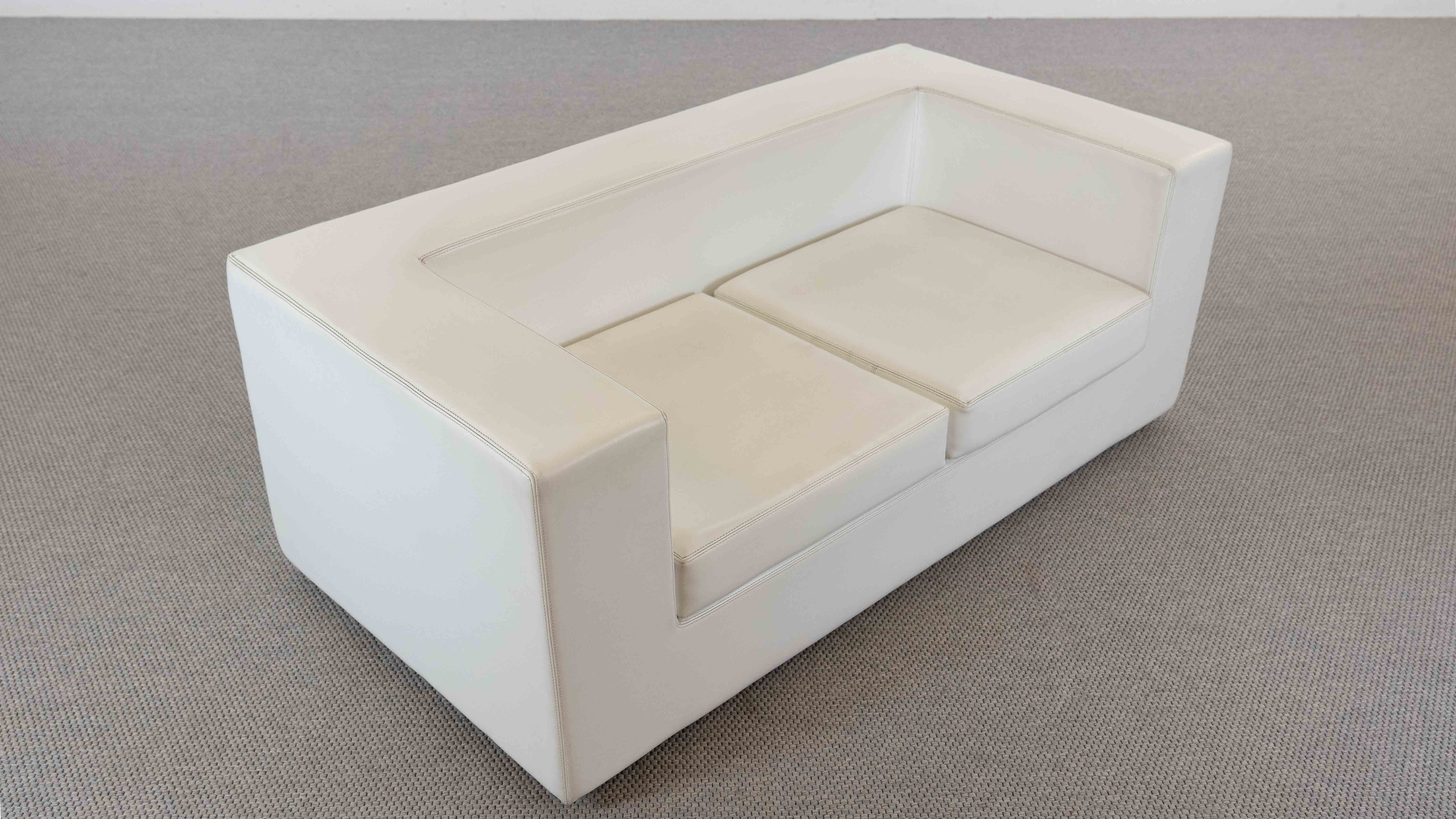 Throw Away Sofa by Willie Landels for Zanotta 1965 in white vinyl