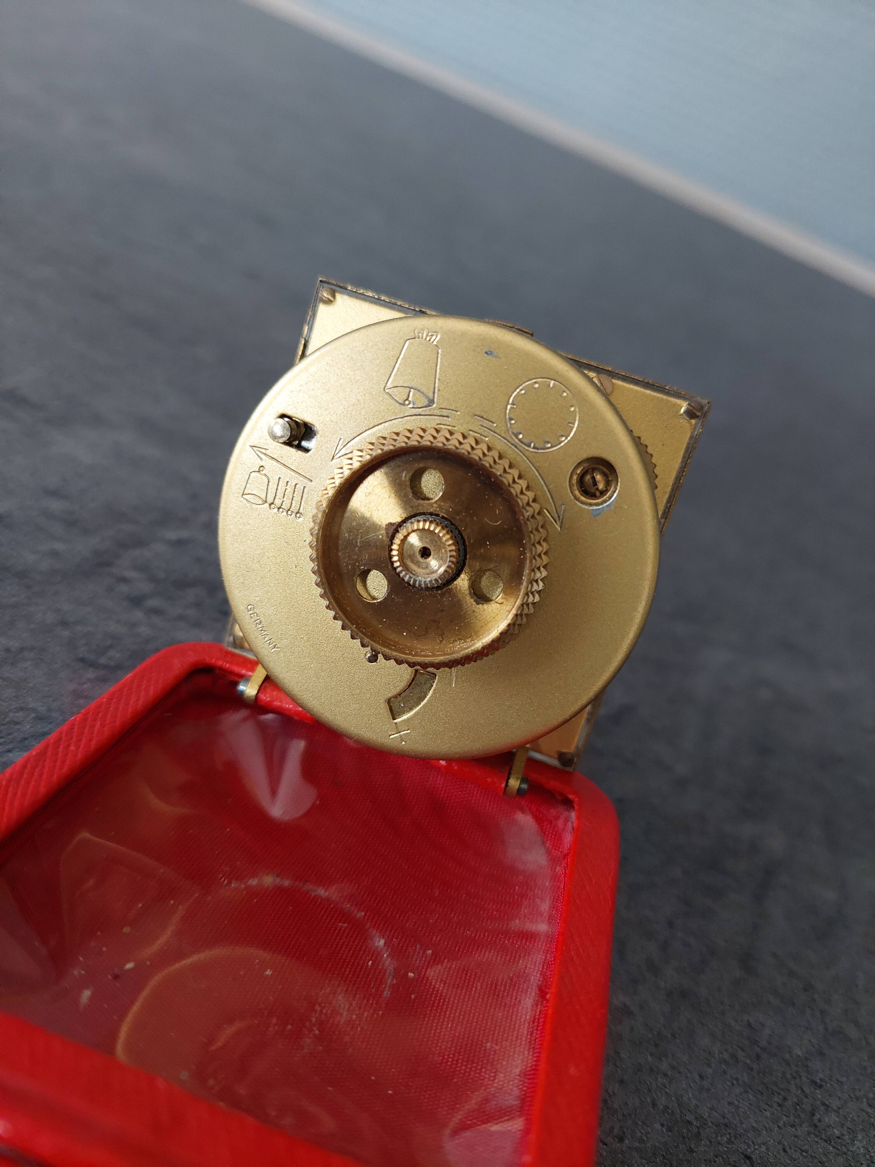 Travel alarm clock Jazz Deluxe red 60s