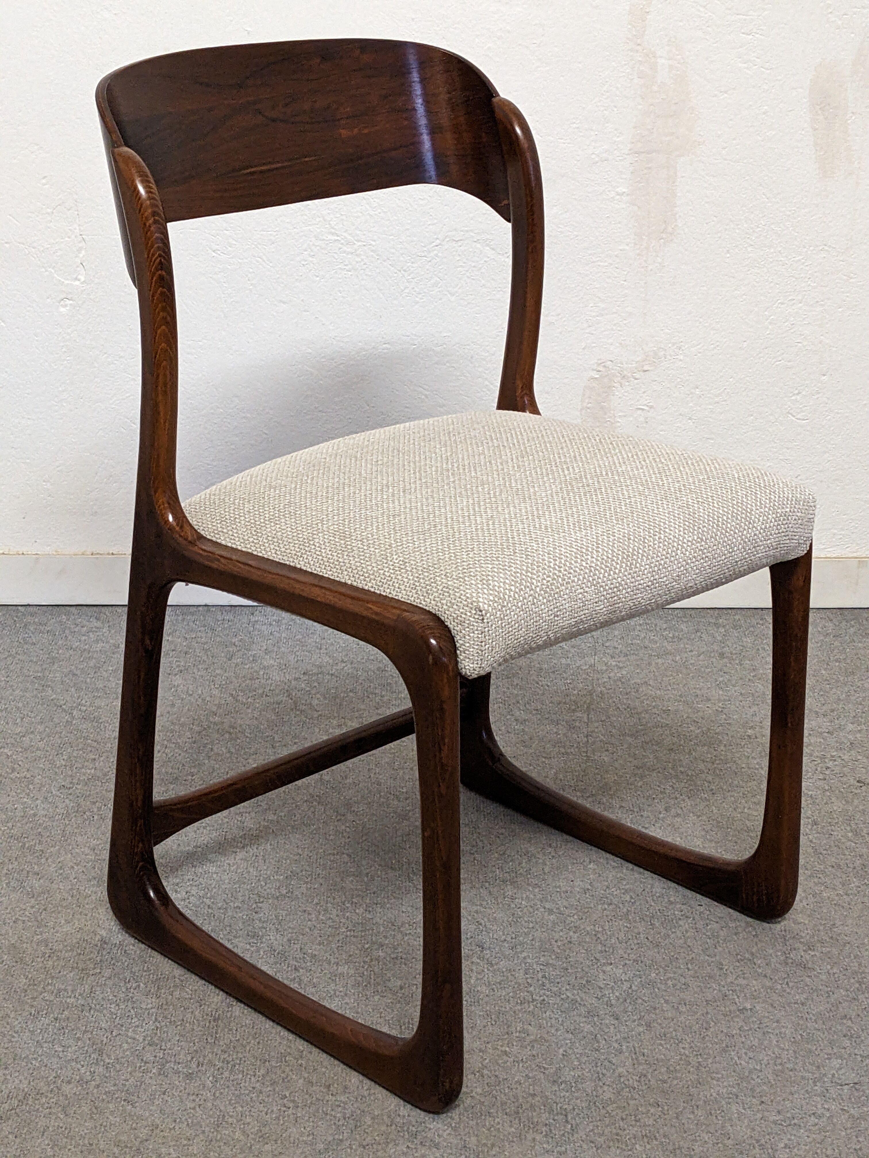 Series of 4 Baumann sled chairs from the 60-70s
