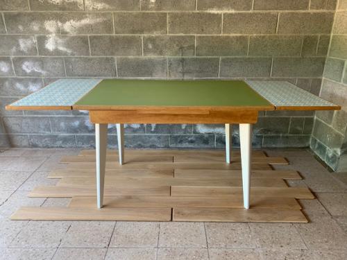 Table pieds compas
