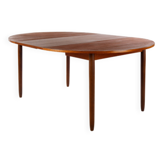Scandinavian extendable teak dining table