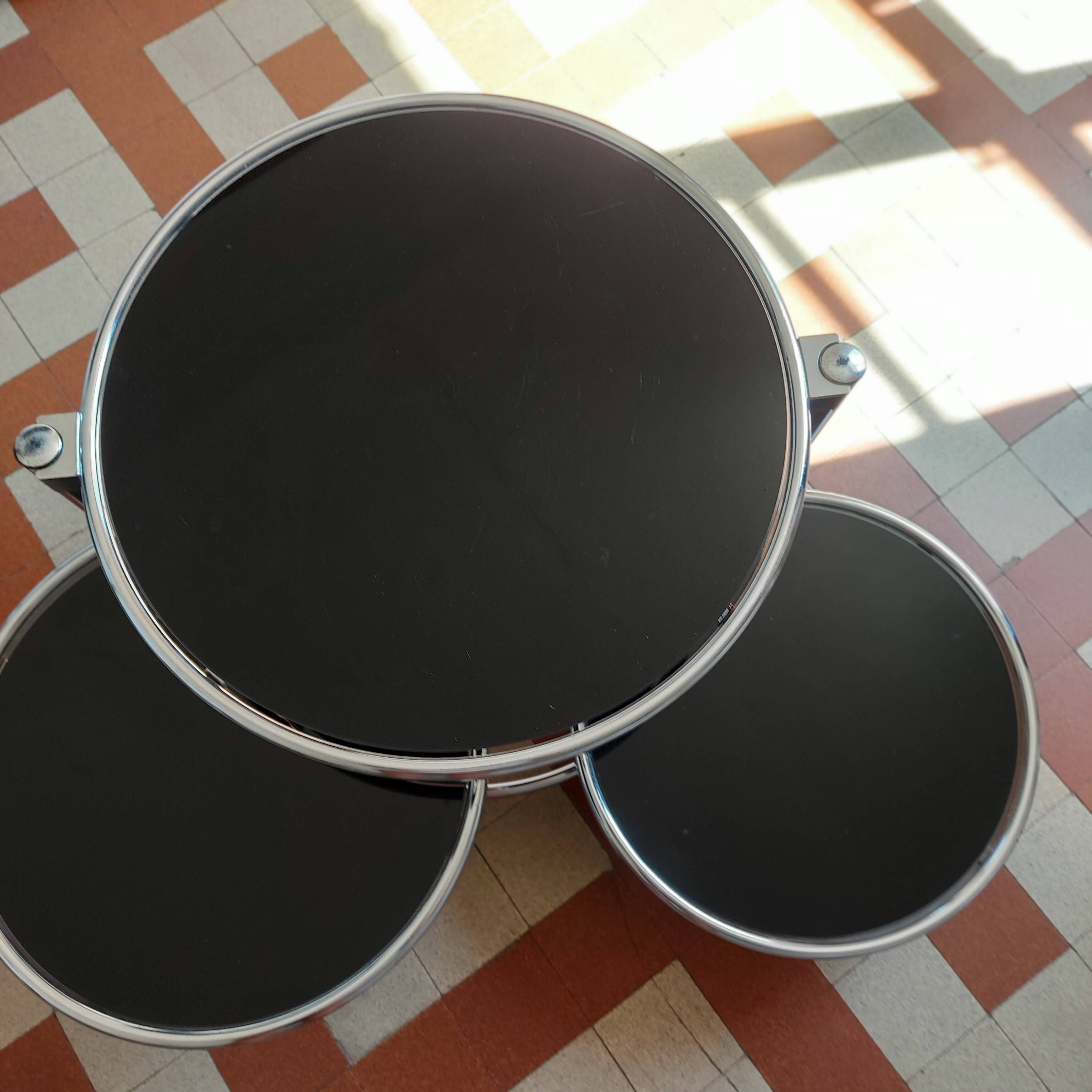 Flexible coffee table