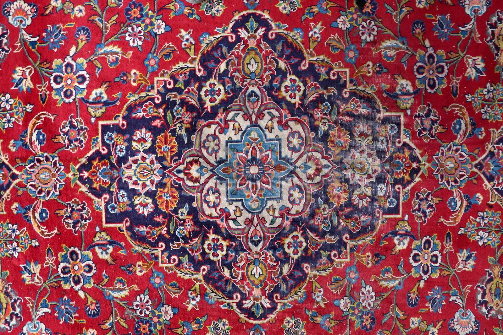 Antique Kashan wool rug, medallion & allover floral, crimson & navy, c. 1920s — 283 × 384 cm — 1C1279