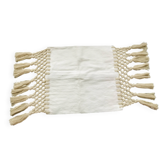 Wool and macramé cushion cover