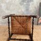 Chaise d’angle en bois et paille