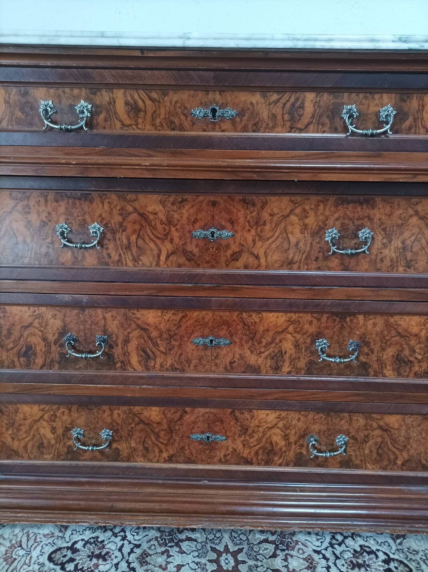 Neo-Renaissance Henri II chest of drawers in walnut burr