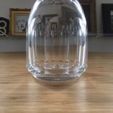Carafe en verre épais à facettes