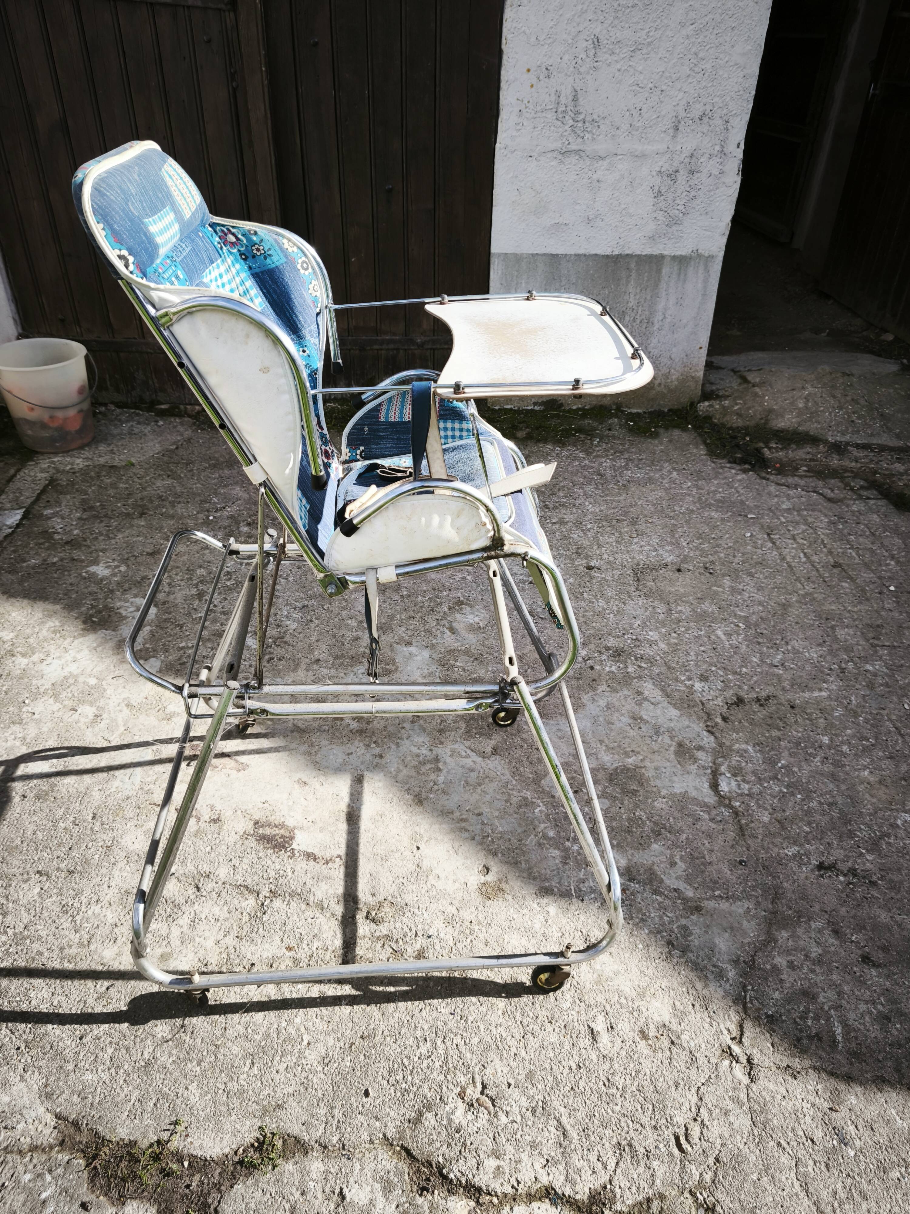 Ancienne Chaise haute bébé