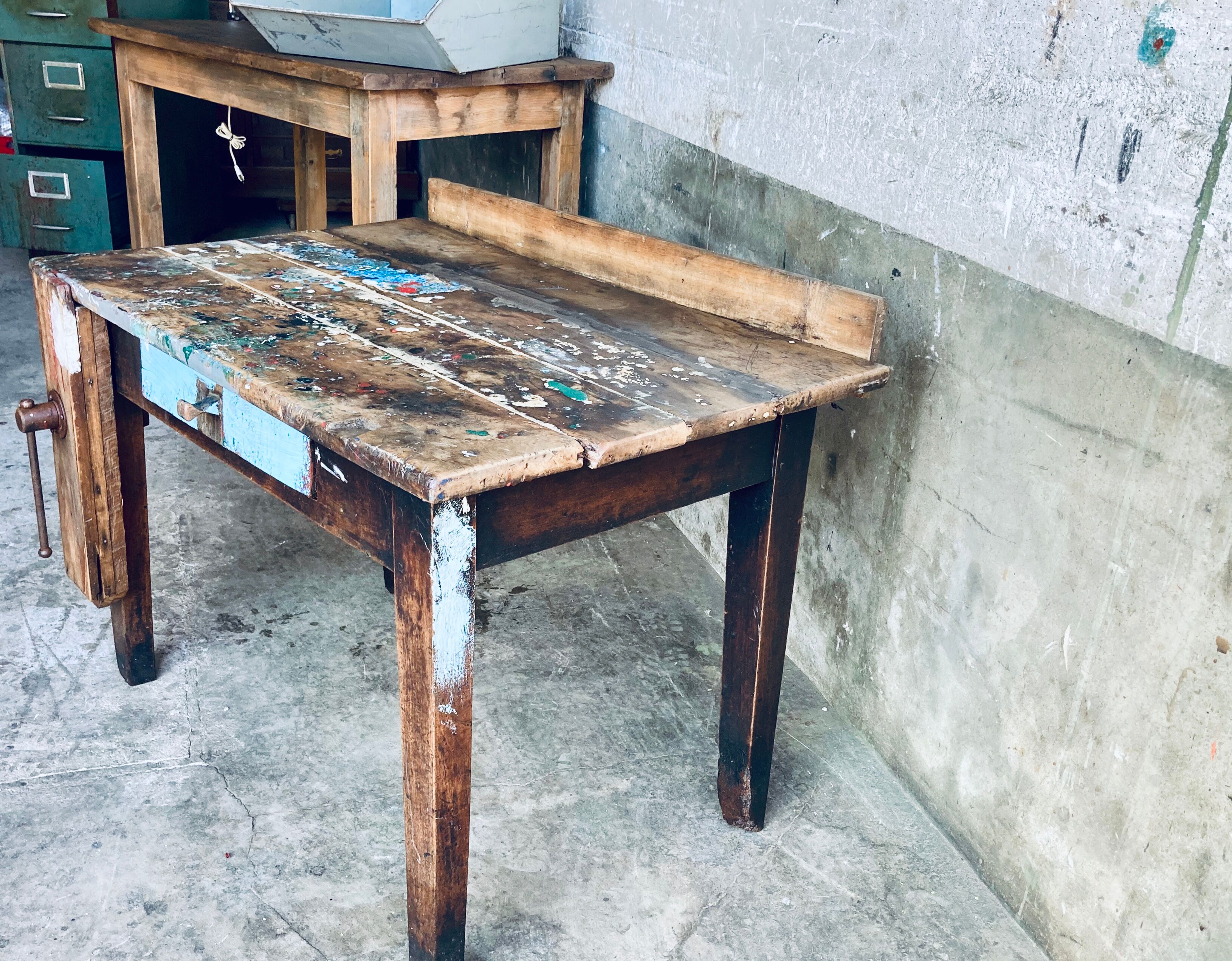 Painter's establishment