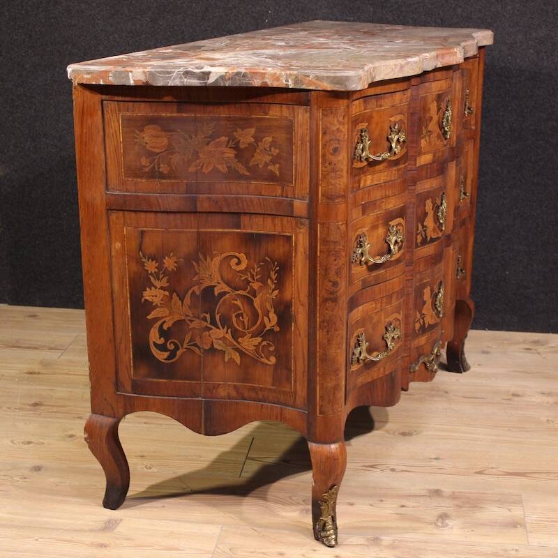Commode en marqueterie française de style Louis XV du 20e siècle