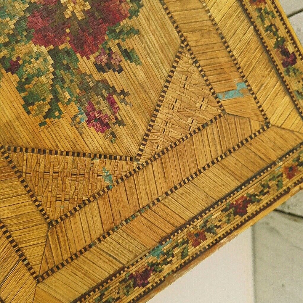 Straw marquetry box souvenir of vintage Biarritz