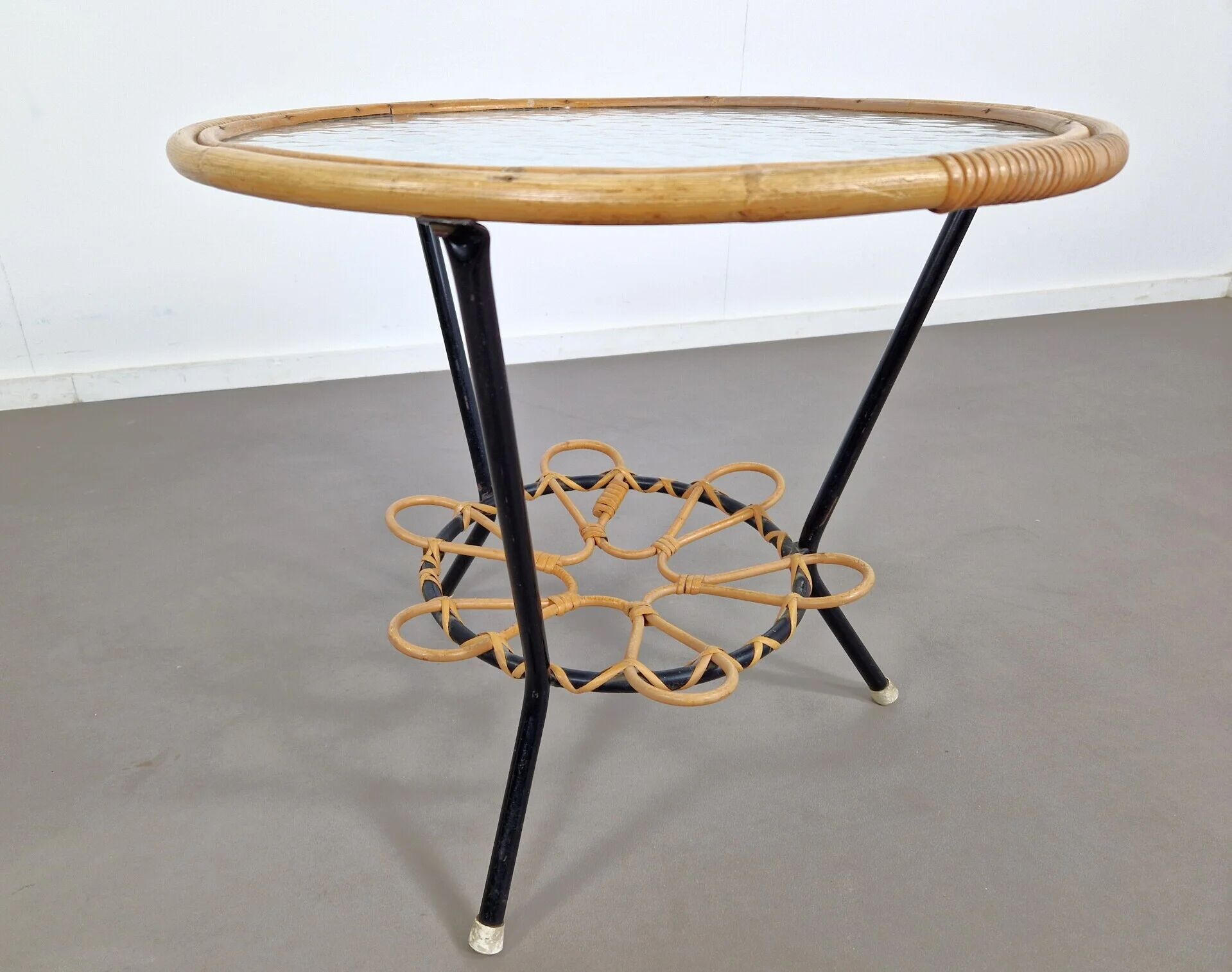 Rohé Noordwolde | Rattan side table