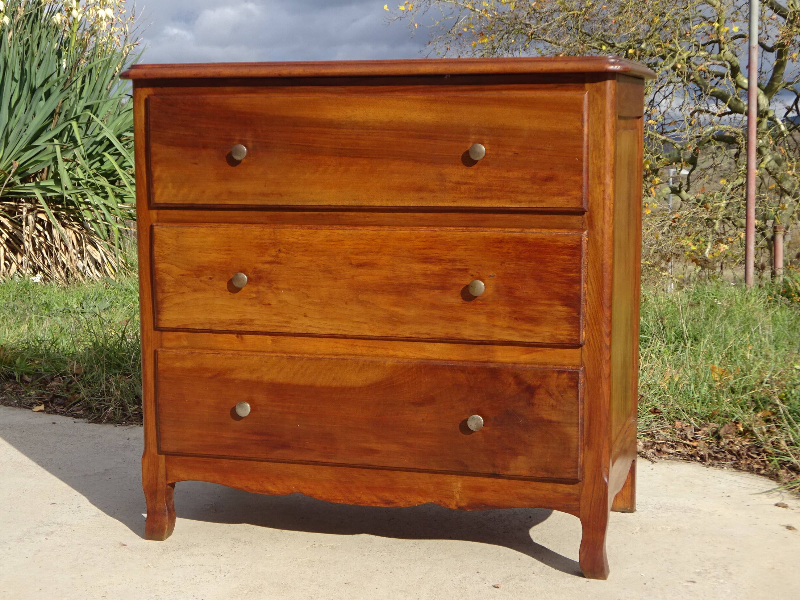 Simple walnut chest of drawers