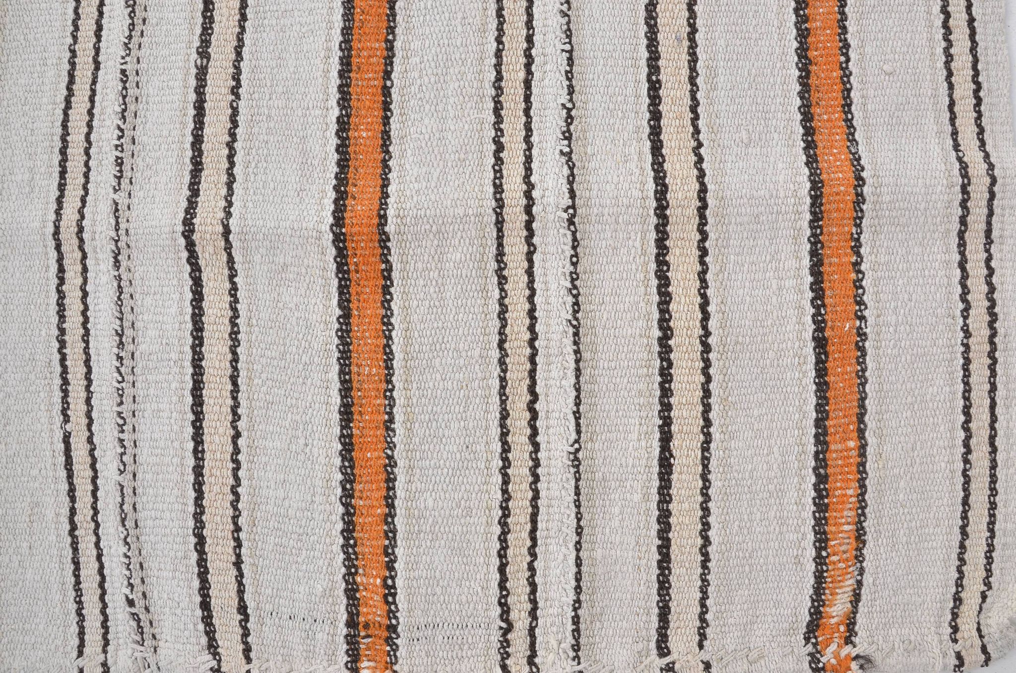 Tapis Kilim en chanvre d'Anatolie à rayures, référence 3681