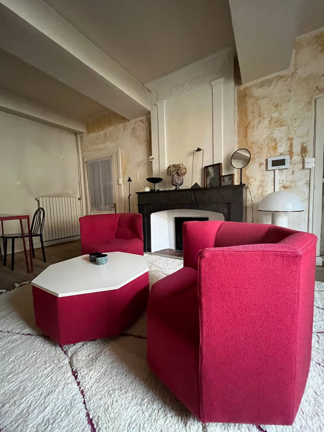 Octa armchair and table set