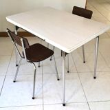 Extendable table and 2 formica chairs