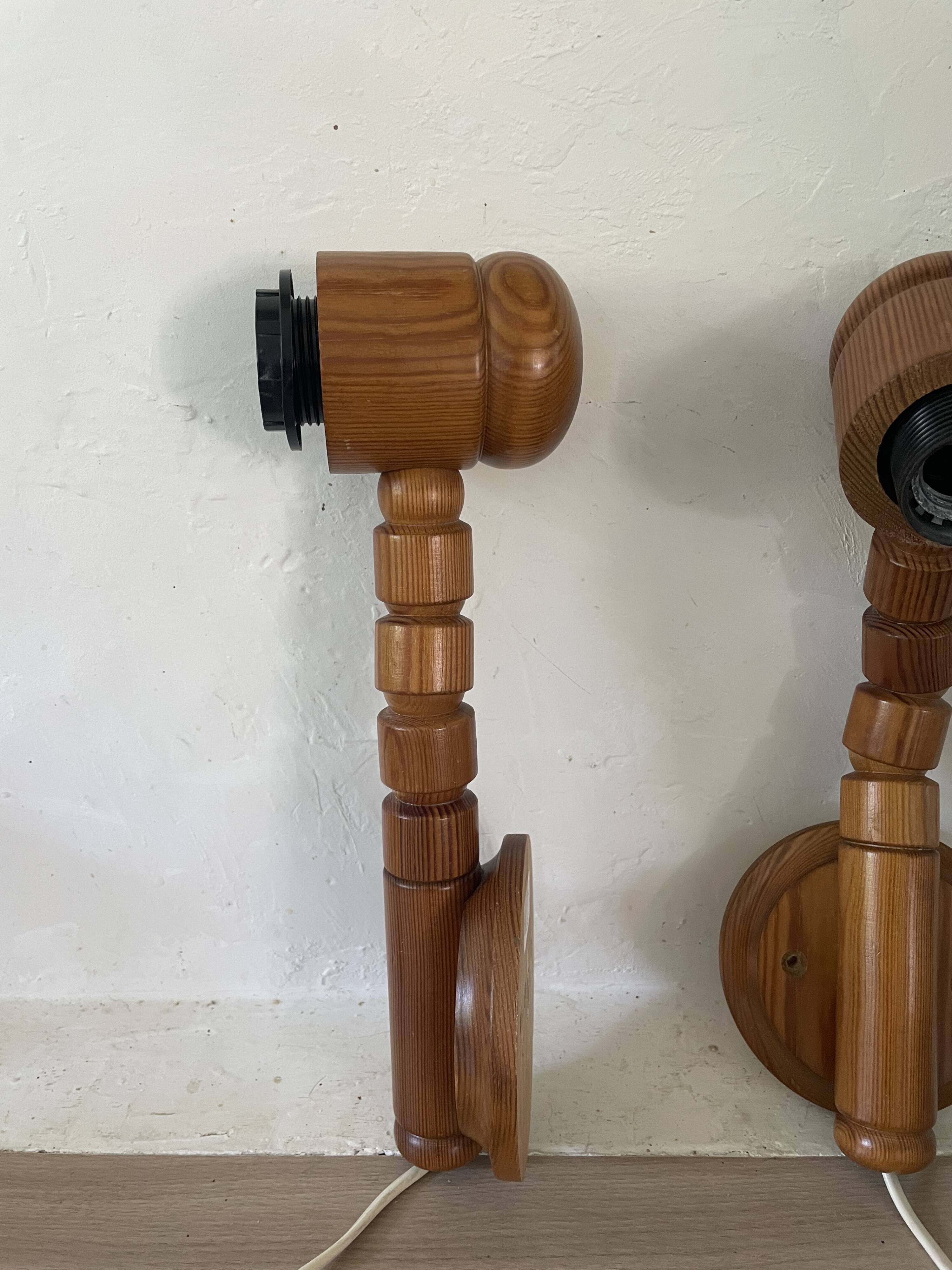 Pair of articulated Scandinavian wall lights SOLBACKEN in vintage wood