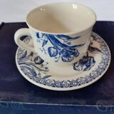 Manufacture Gien box of 2 cups and 2 saucers