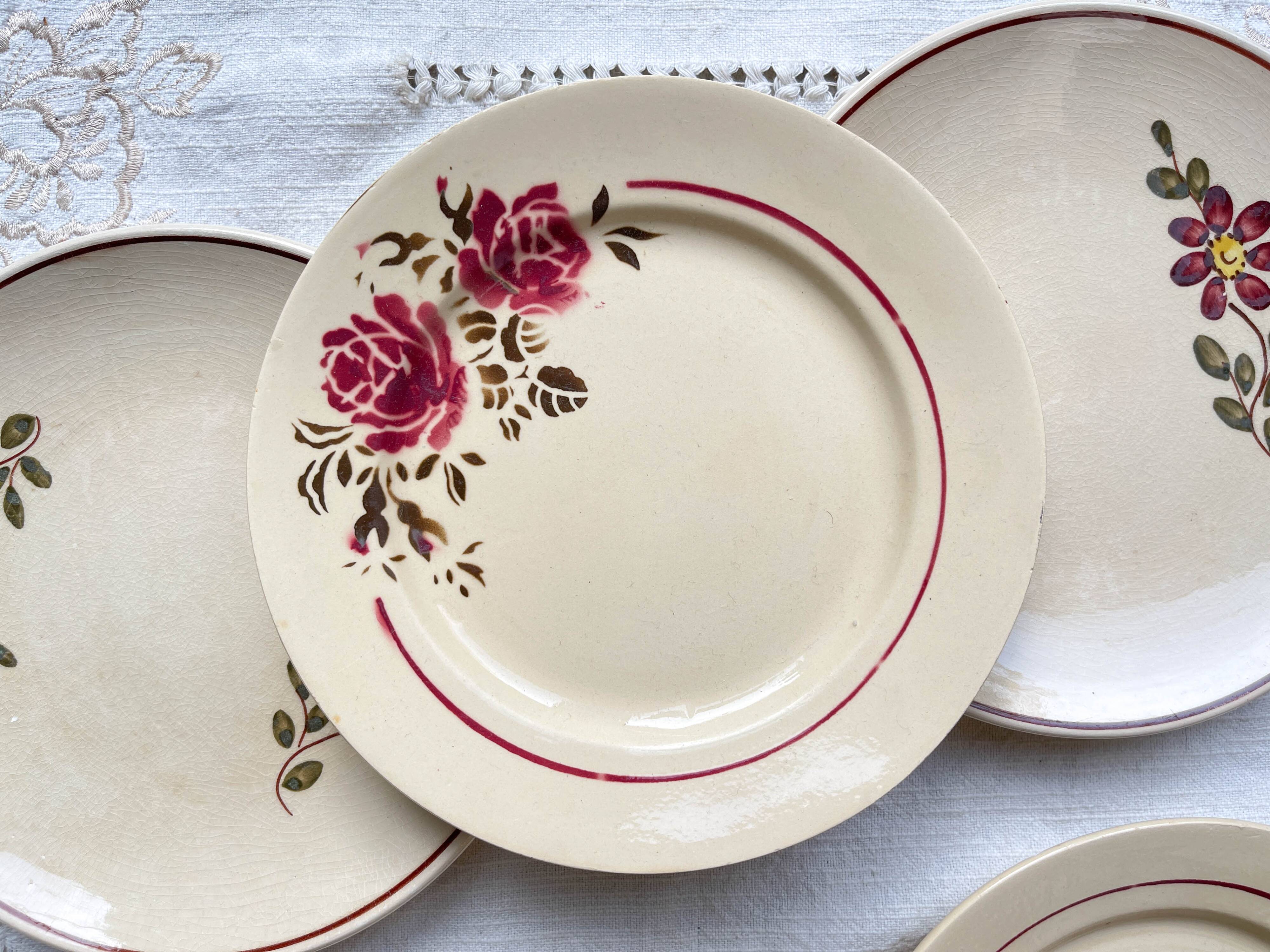 6 Small mismatched vintage floral plates - BADONVILLIER STEULER