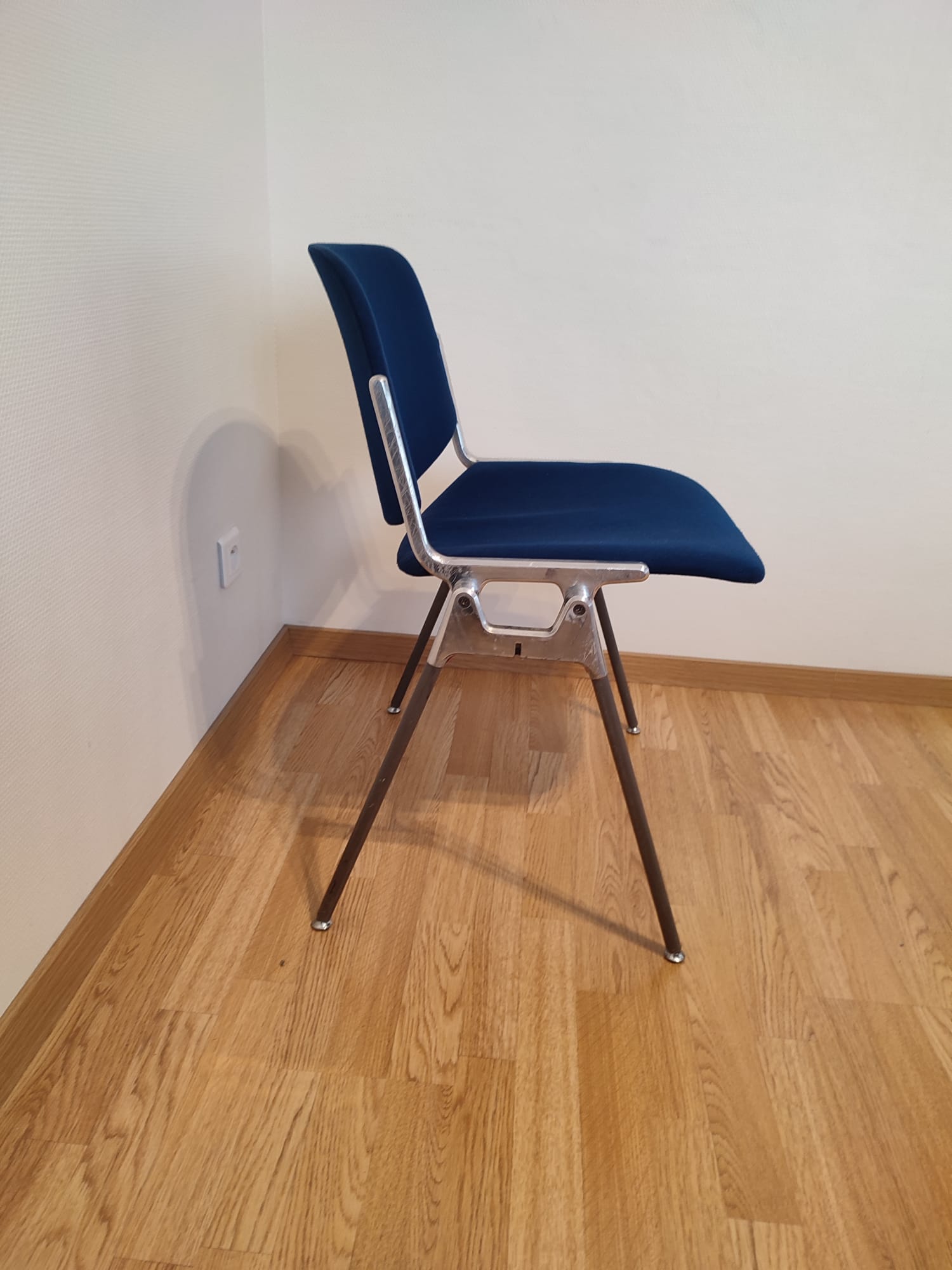 Chair dsc106 by Giancarlo castelli