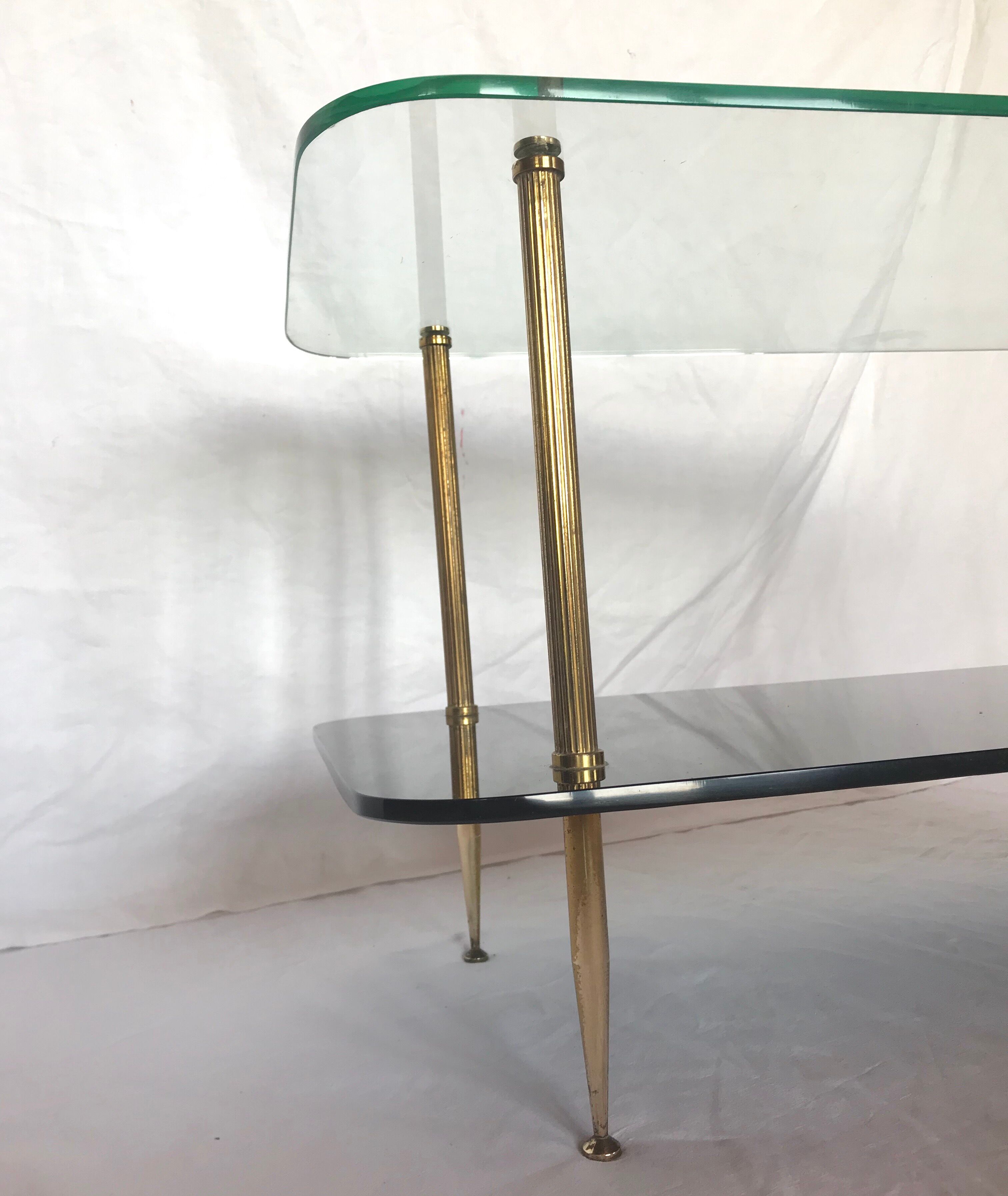 Table basse années 50 verre et laiton