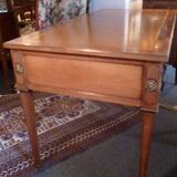Double-sided flat desk