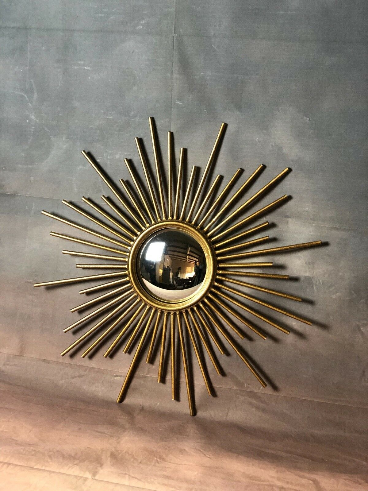 Vintage domed sun mirror in golden metal  46,5x46,5cm