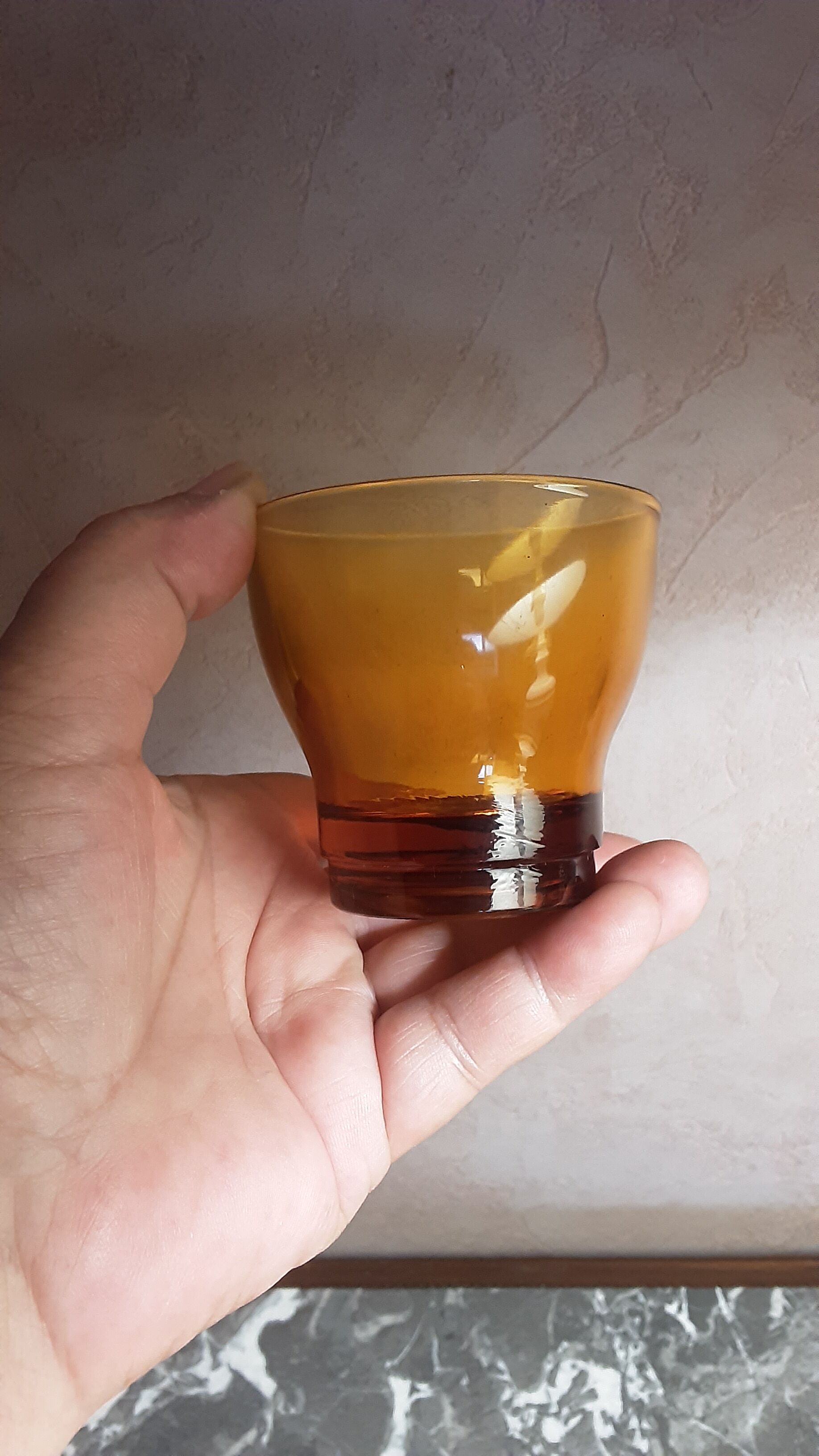 Lot 6 cups of amber smoked glass coffee - vintage