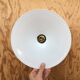 Paire de suspensions vintage en opaline blanche
