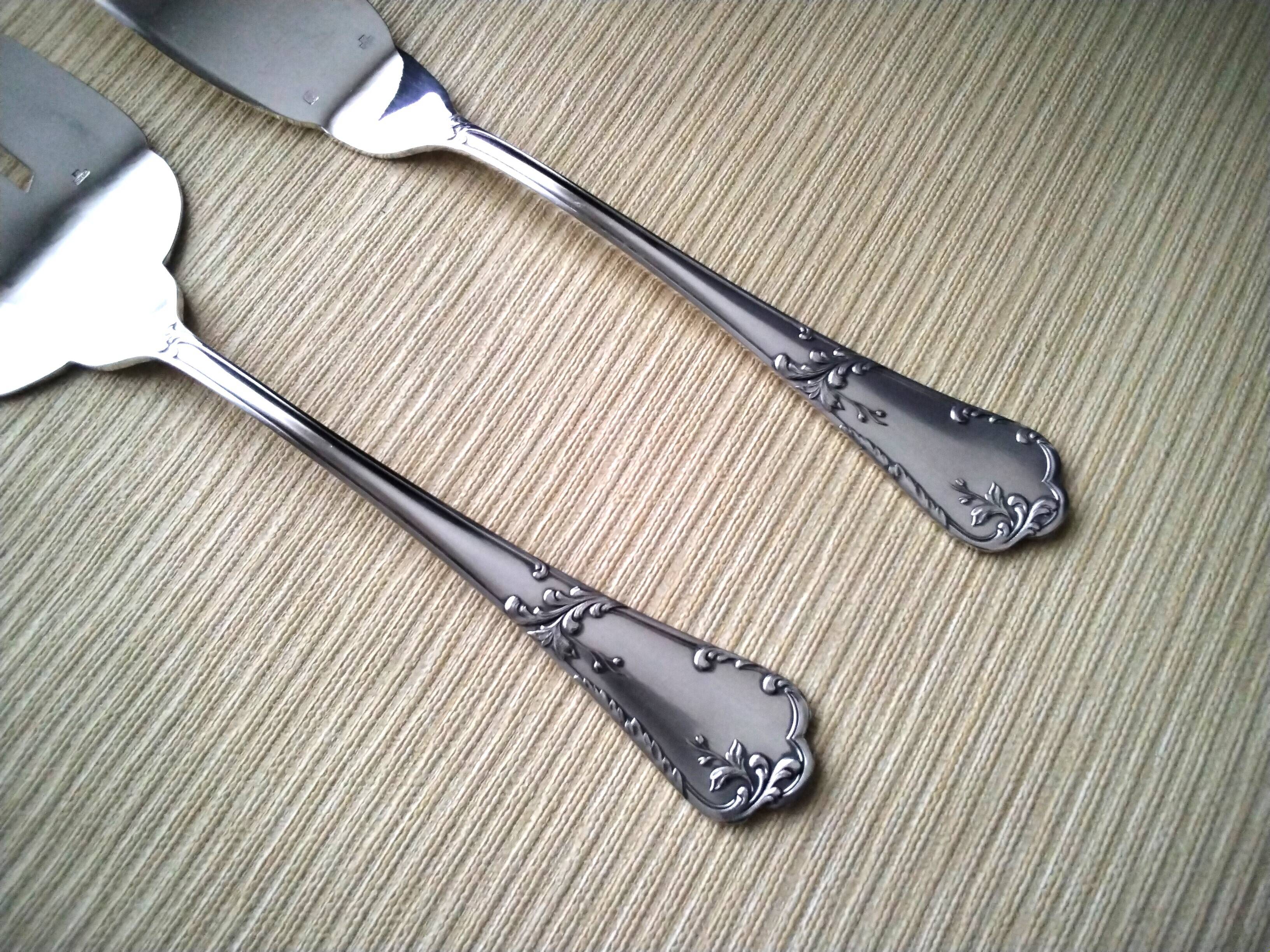Silver-plated fish serving utensils, SBF style. Louis XV style
