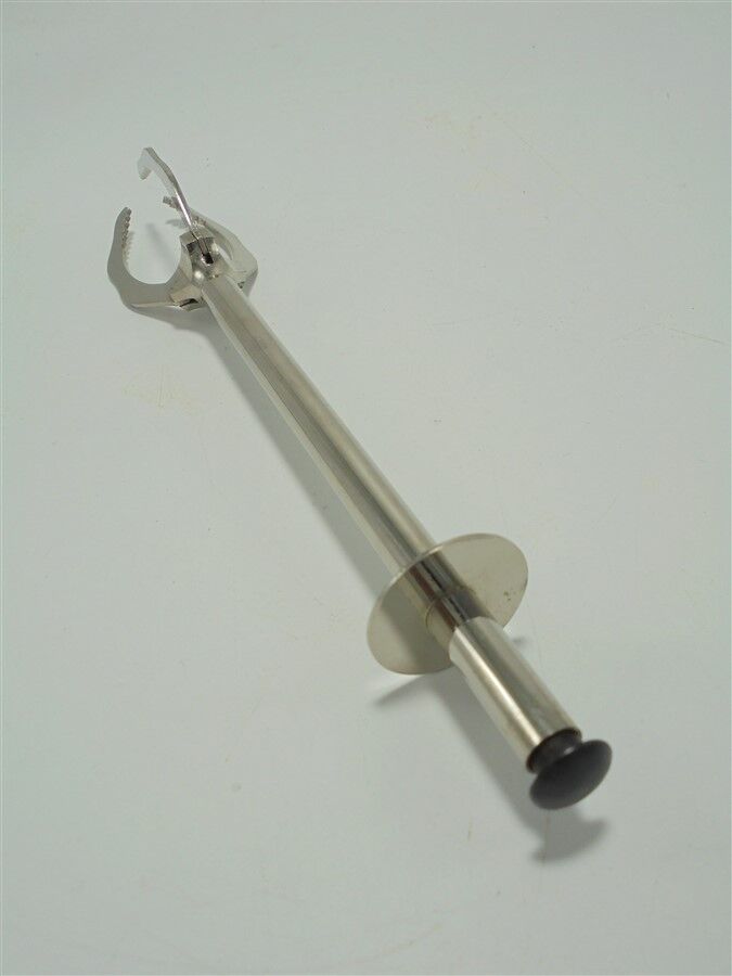 Large ice cube clamp