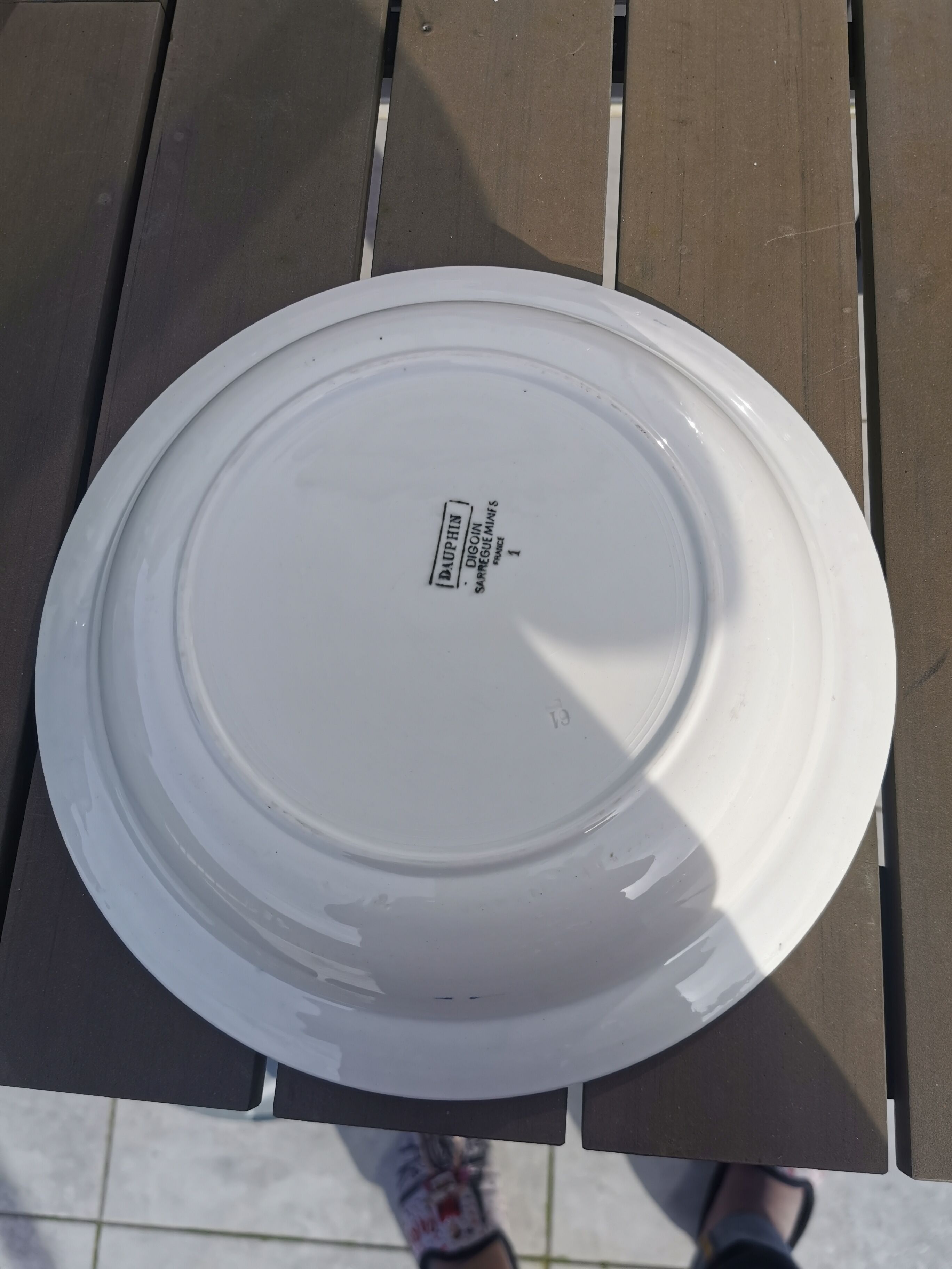 Hollow round dish digoin sarreguemines dauphin