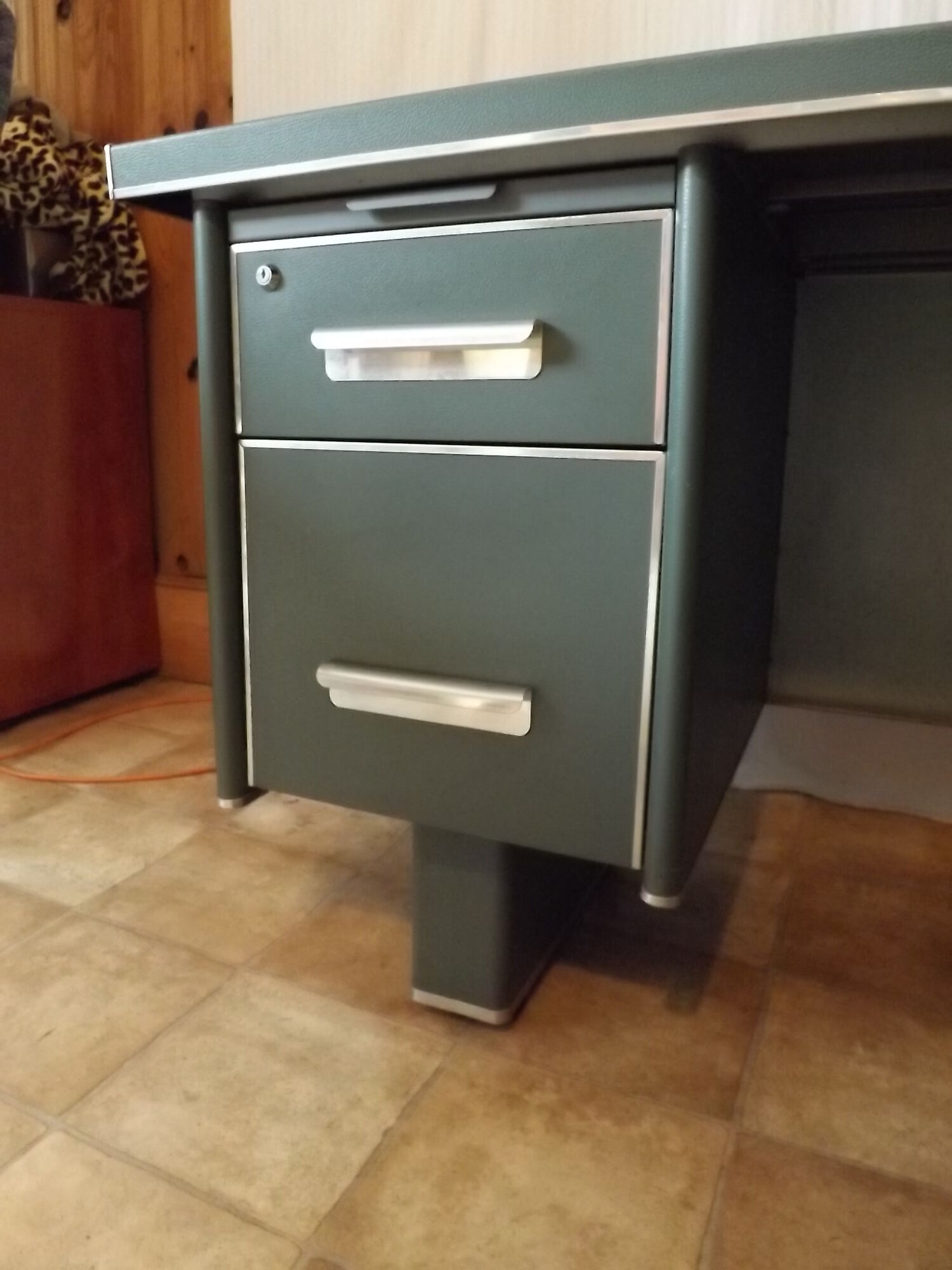 Desk strafor industrial metal covered skai green vintage 1950