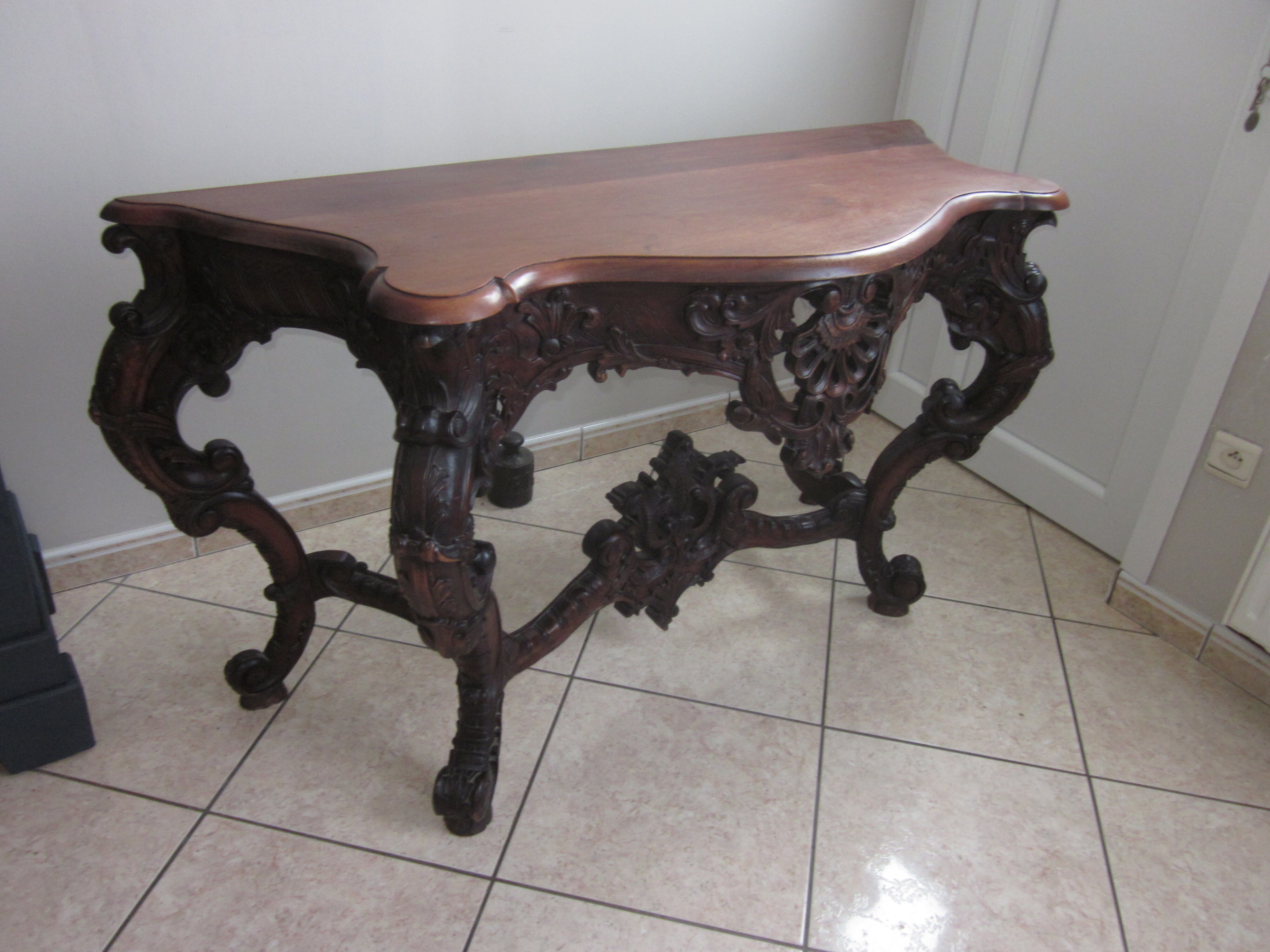 Rockery style console