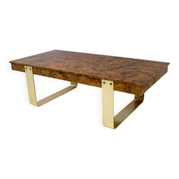 Table basse italienne moderne du milieu du siècle en ronce de noyer et laiton, années 1970