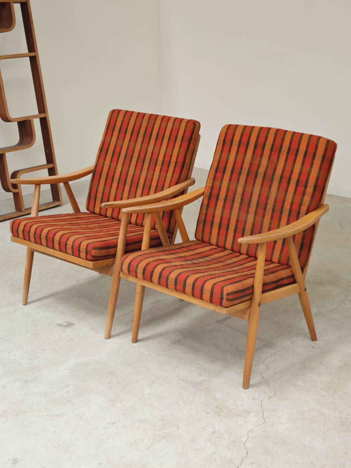 Pair of armchairs (TON) Thonet by Antonin Suman, orange pattern