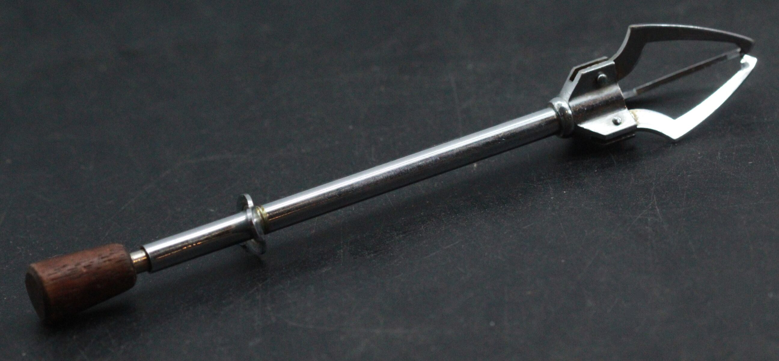 Ice cube pliers