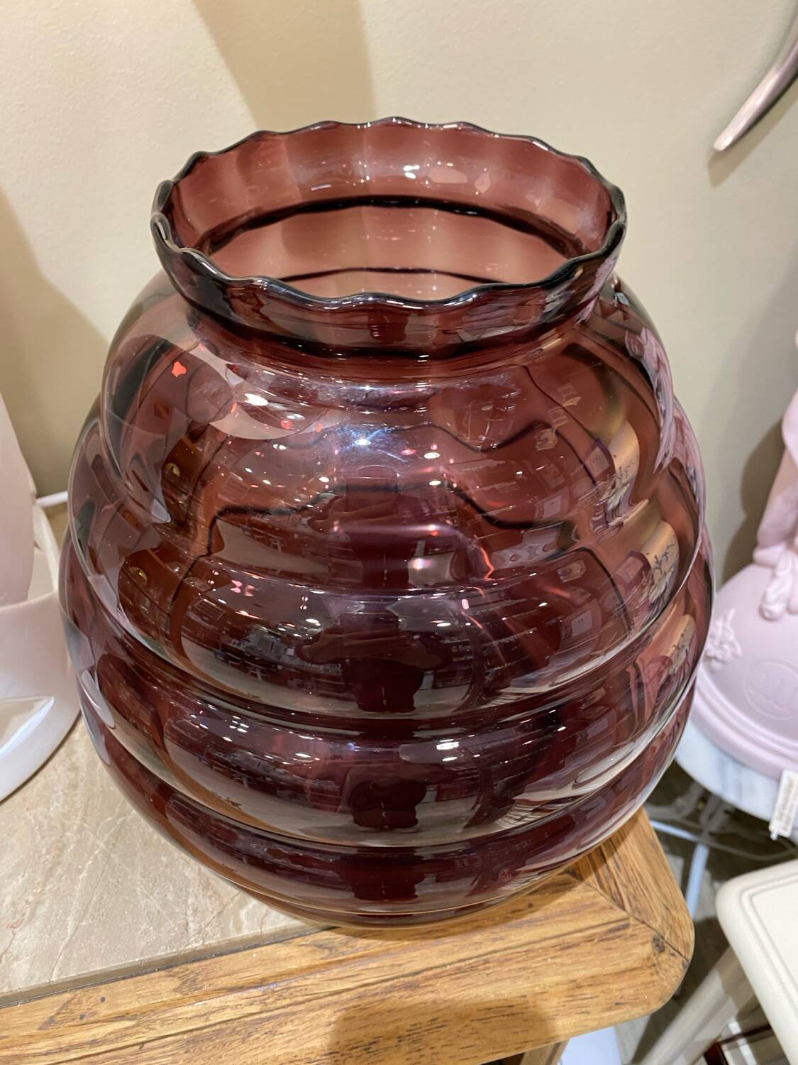 Art Deco vase in purple glass 'Verextrafort'