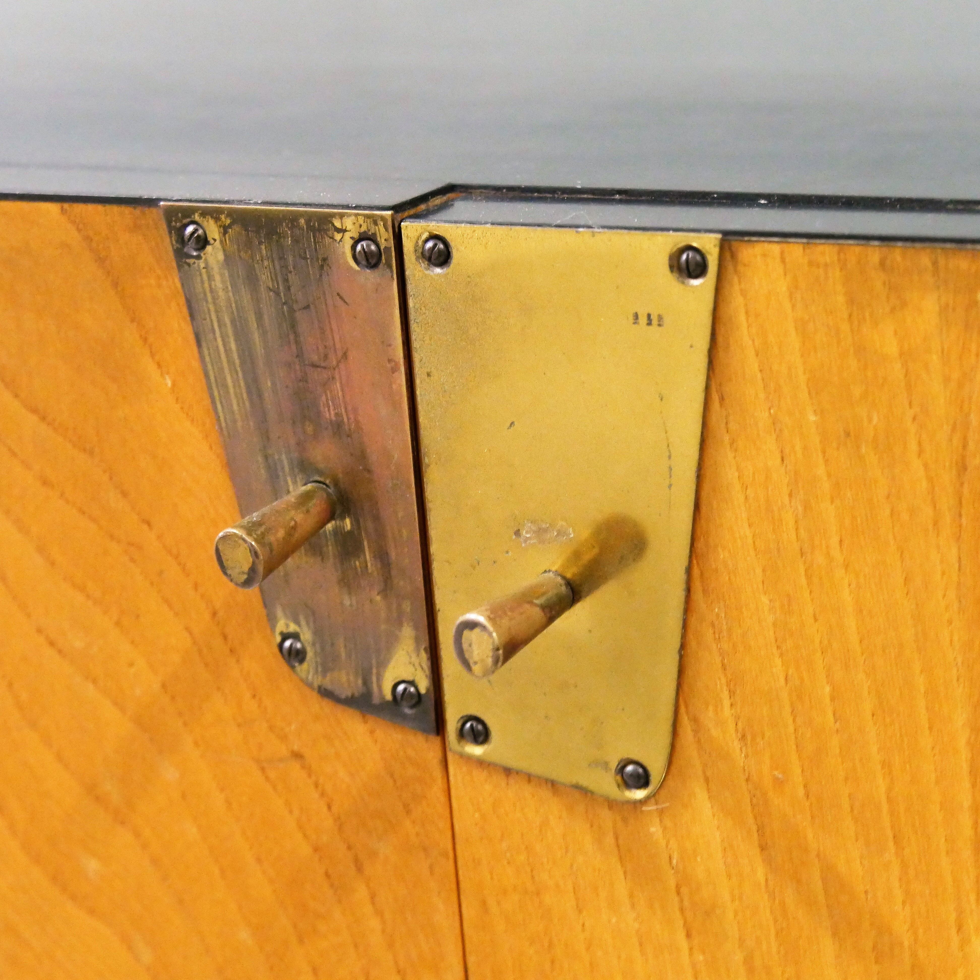 Ash and black laminate supplement furniture, edited by Verralux Germany 60