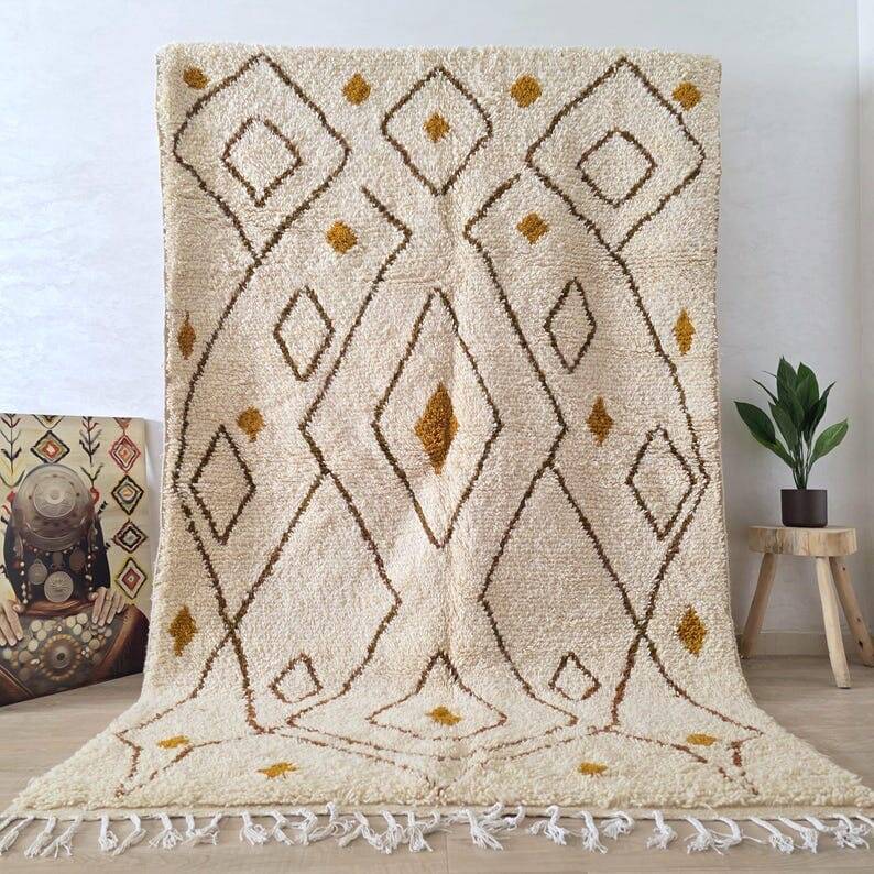 Traditional handmade Berber rug from the Atlas, 150x250 cm.