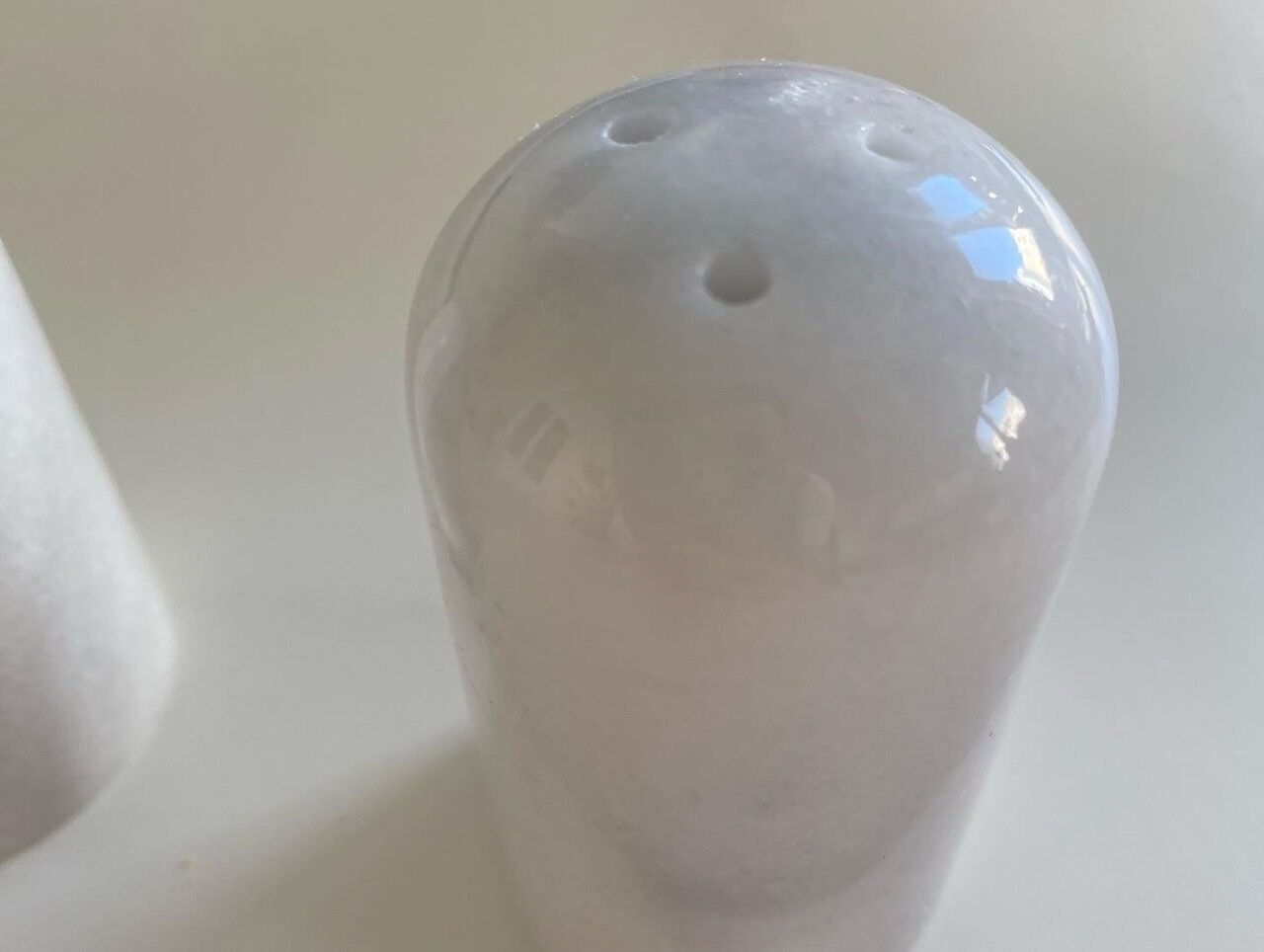 Salt and pepper shaker in Carrara marble, 70s