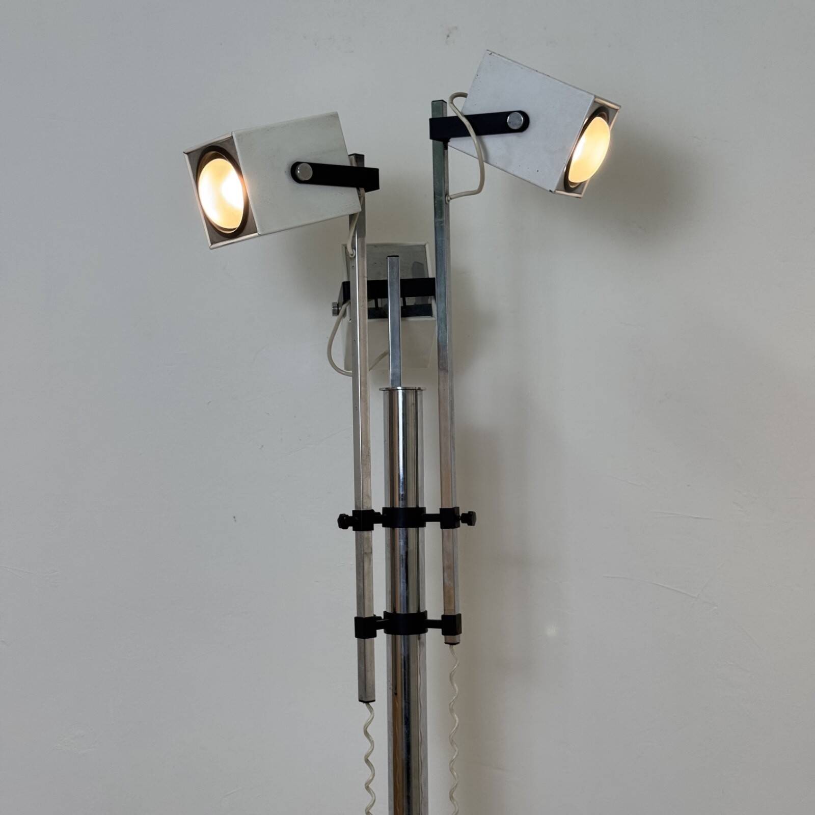 Lampada da Terra Lucitalia Design Pat Hoffman Tre Faretti Cubici Orientabil