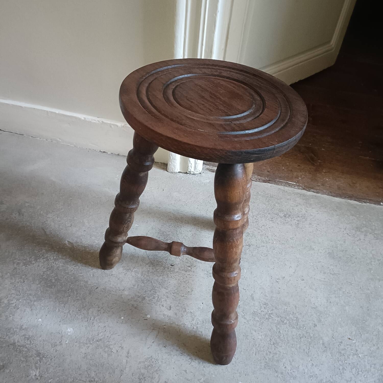 Tripod stool